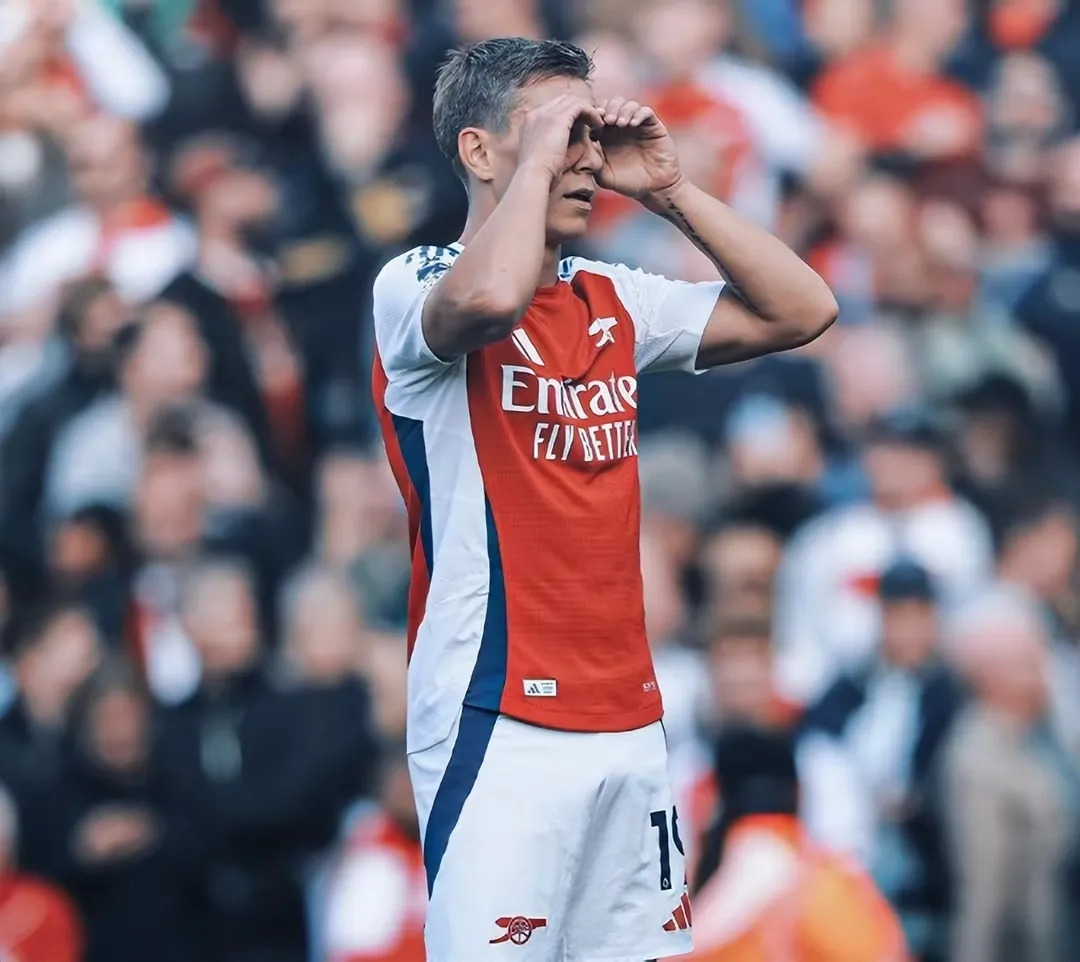 关于阿森纳战平切尔西，卡瓦尼扑点救主英超的信息