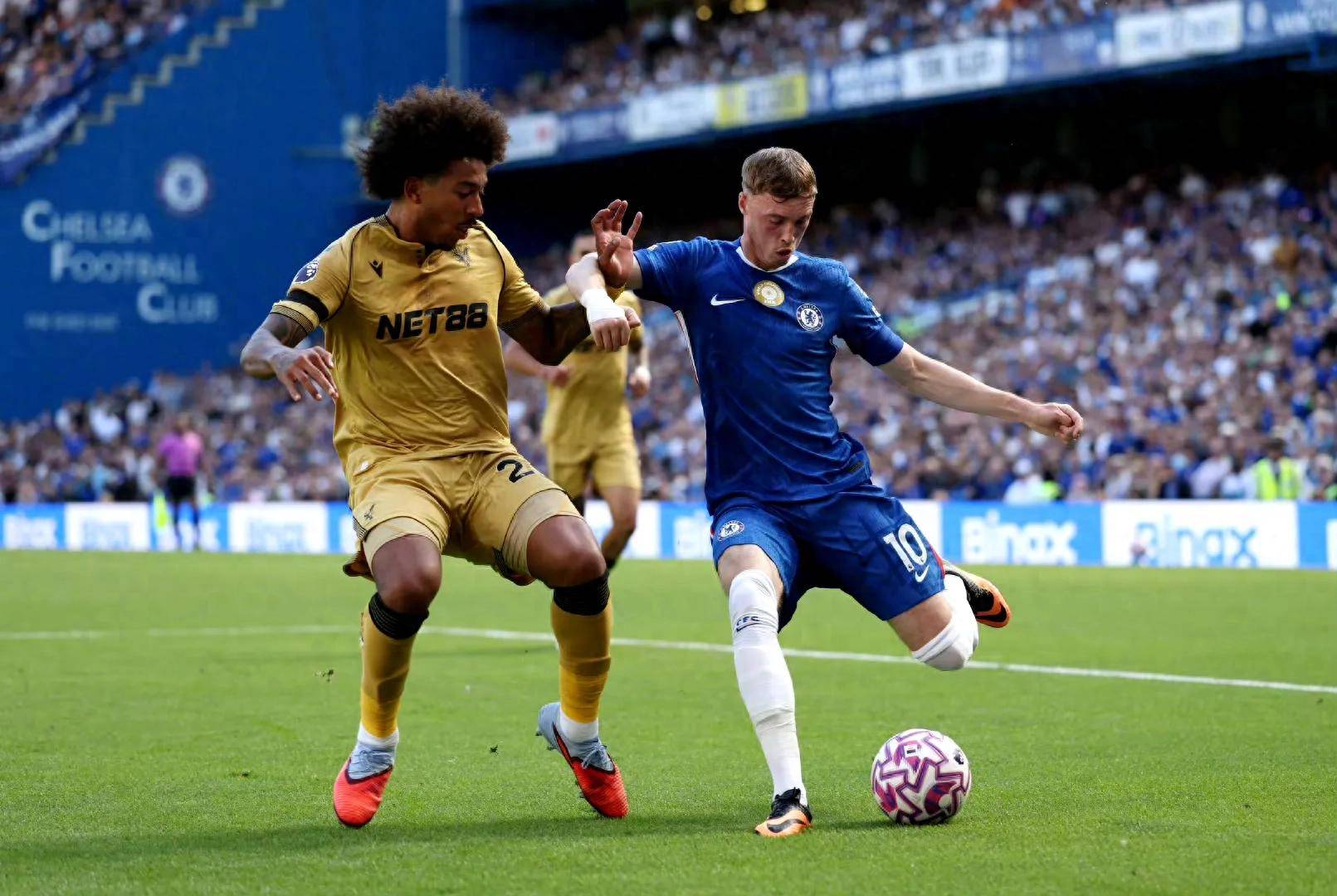 关于阿森纳战平切尔西，卡瓦尼扑点救主英超的信息