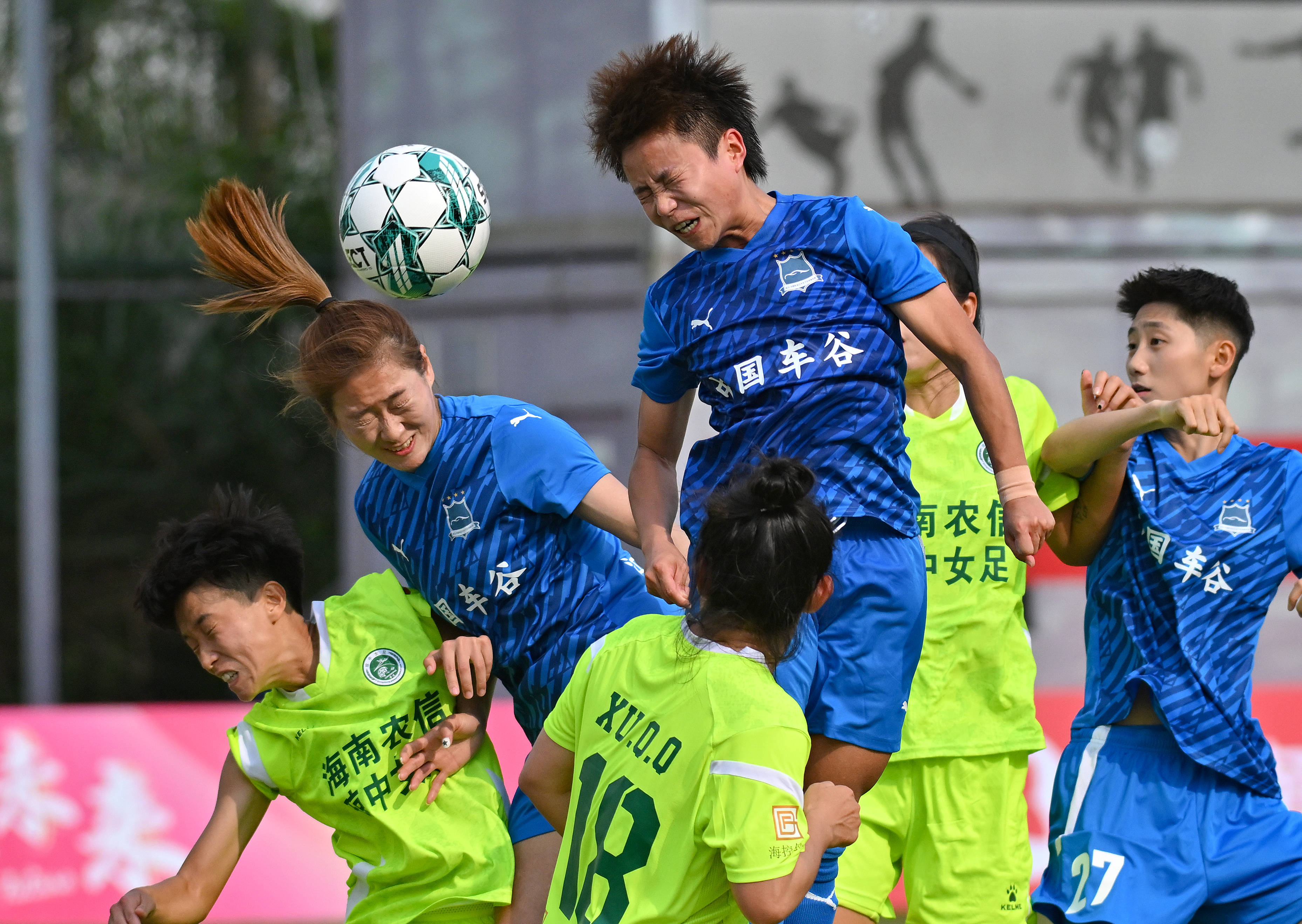 夺冠之路:女足队员的拼搏精神的简单介绍 夺冠之路:女足队员的拼搏精神的简单介绍