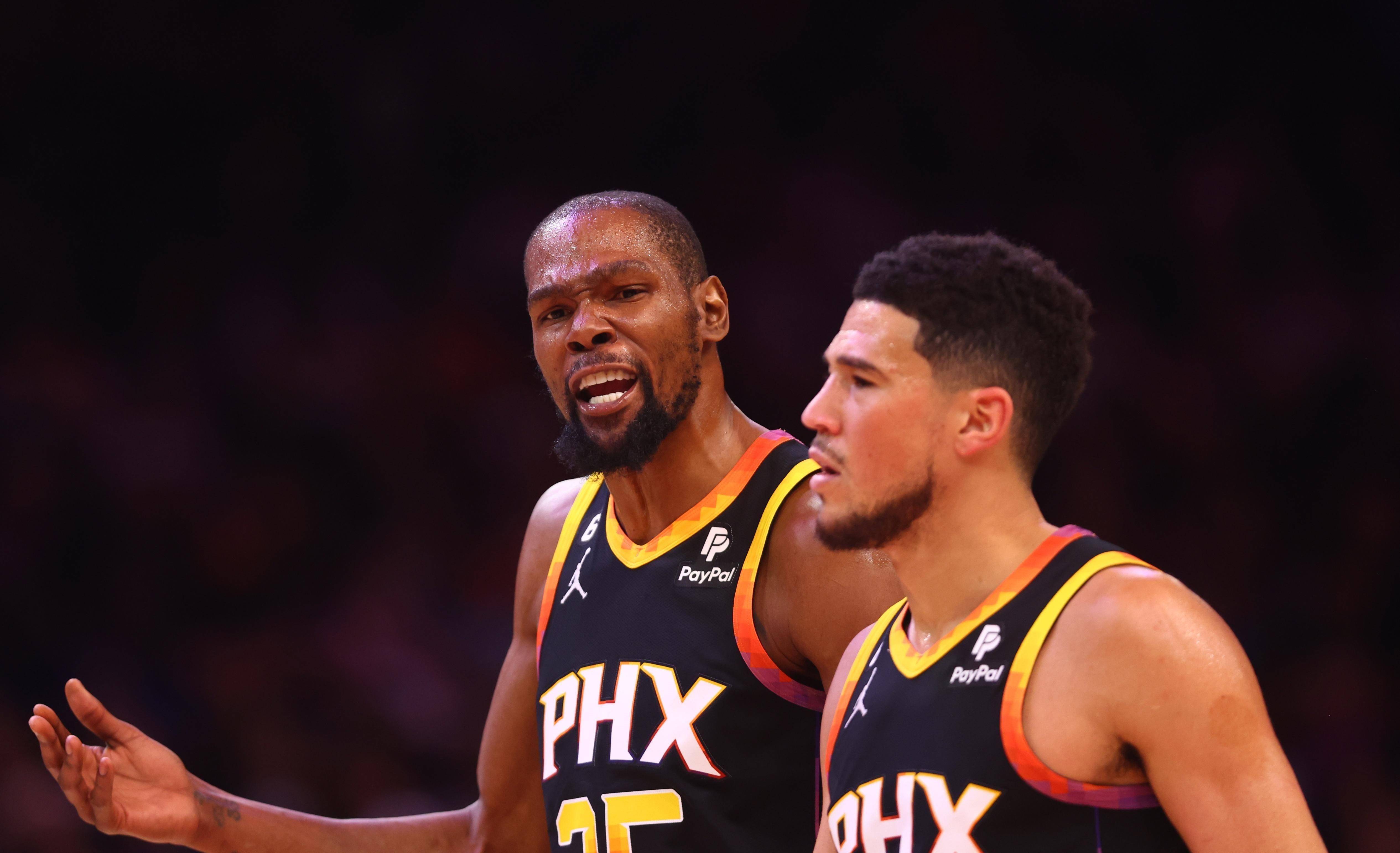 关于太阳大胜马刺,布克命中率高达%的信息 关于太阳大胜马刺,布克命中率高达%的信息