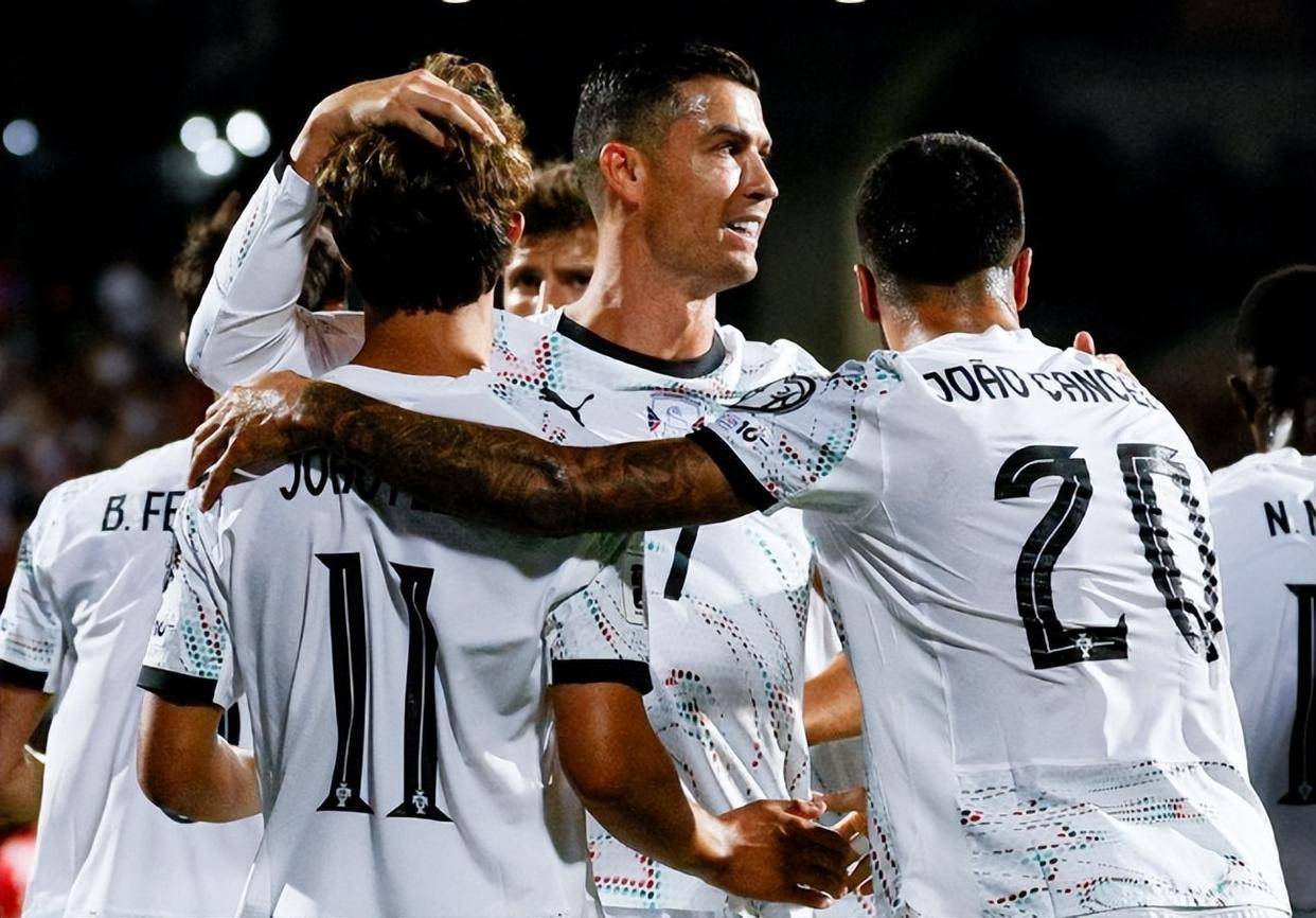 里昂横扫葡萄牙,C罗爆发神勇 里昂横扫葡萄牙,C罗爆发神勇