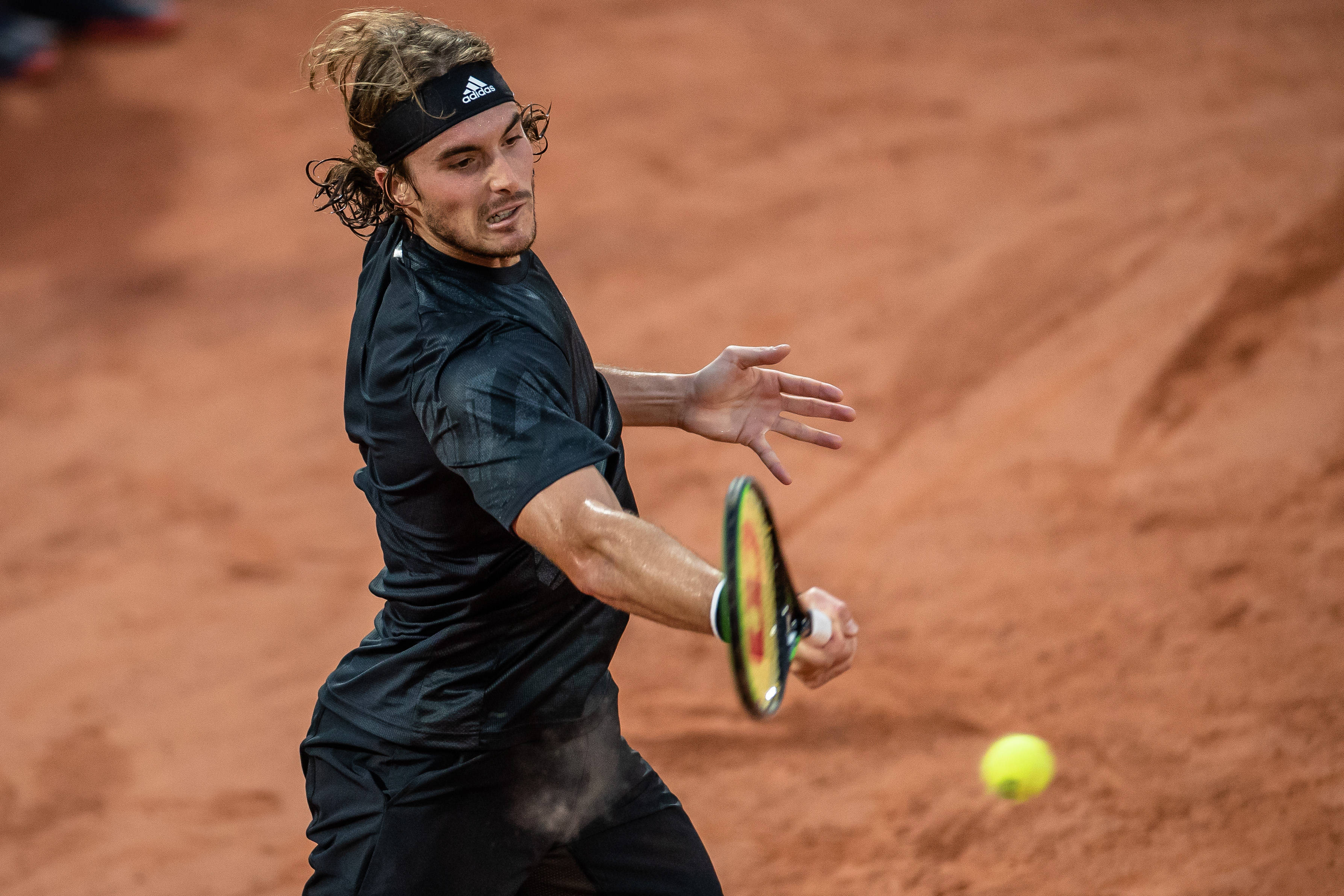 法国网球队鏖战意大利网球队，西西帕斯绝境逆转