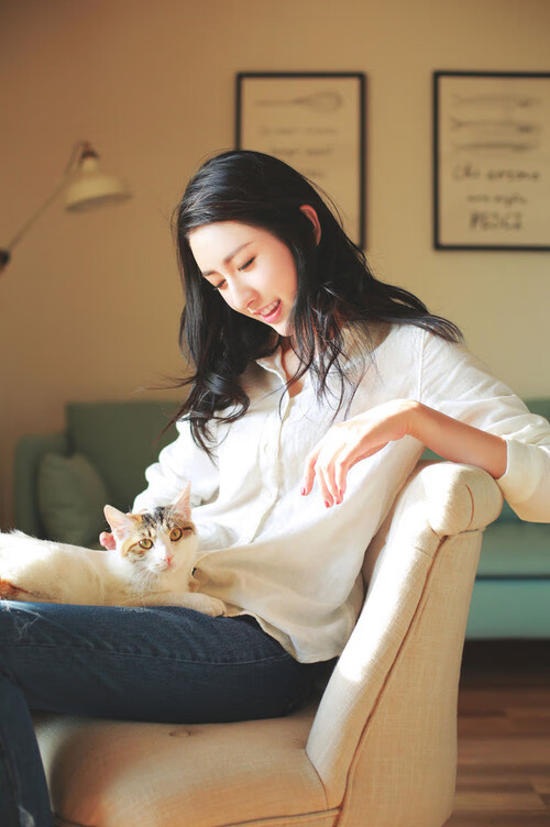 舞台的两面,掘金的团队完美,与库里的孤独英雄