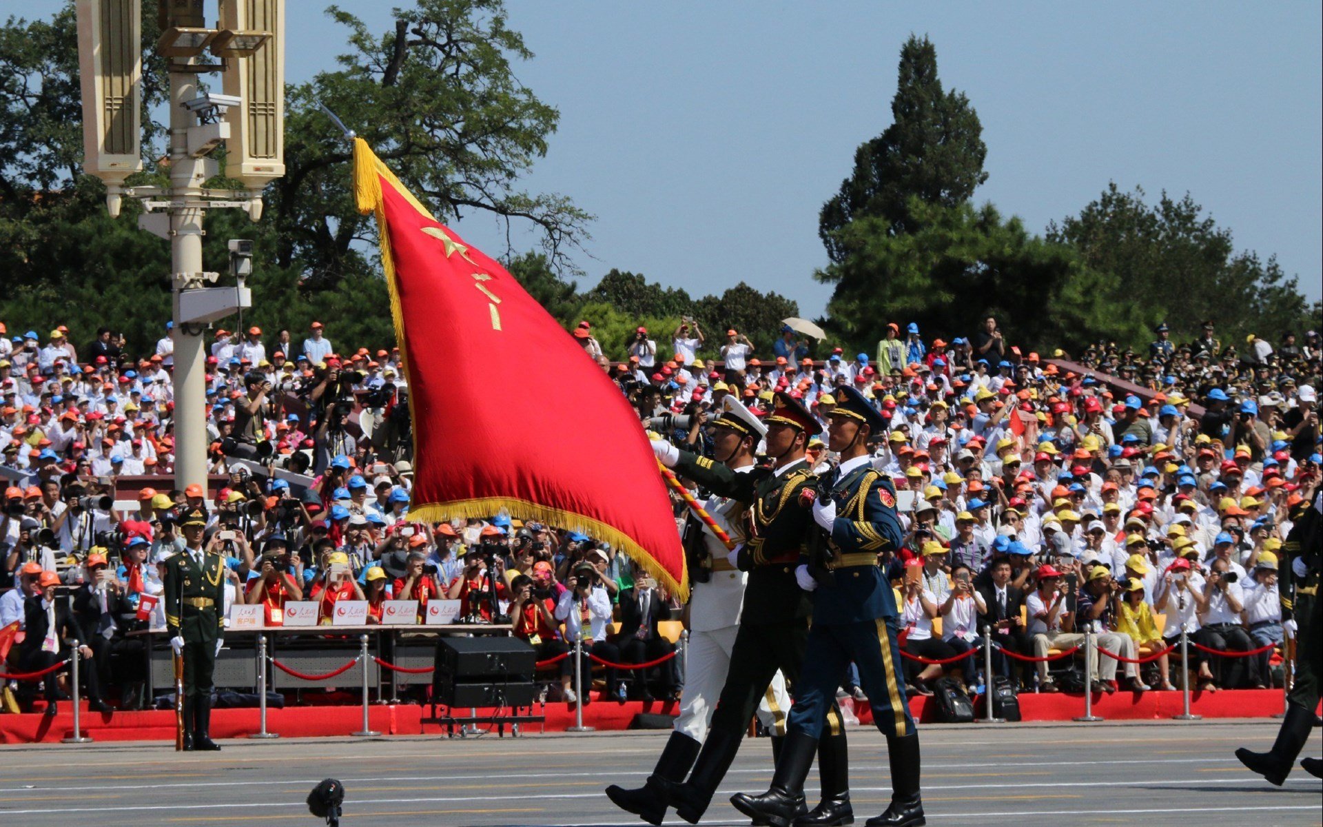 双线对决，F1赛道上的战术博弈与马刺统治公牛的智慧